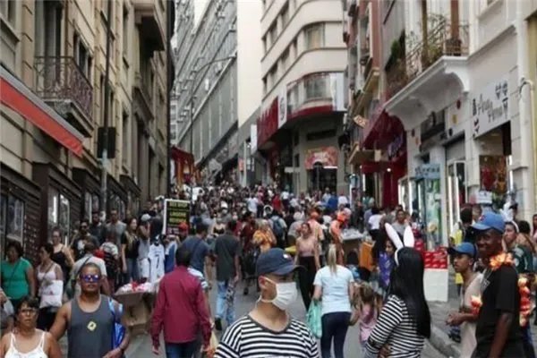 巴西要求地方停止封城，这样不会加剧疫情传播吗？