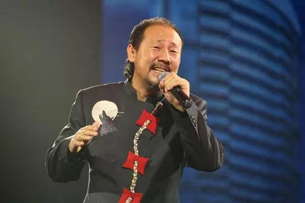 腾格尔隐形的翅膀的音乐性