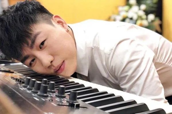 郑爽和胡彦斌当年为什么分手？