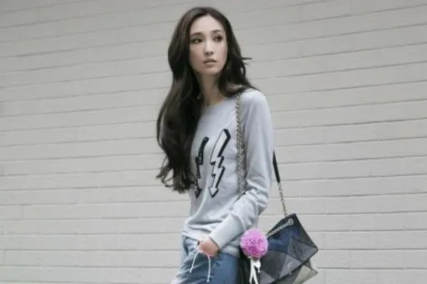 吴佩慈没有名份为男友怀第四胎，你认为值得吗