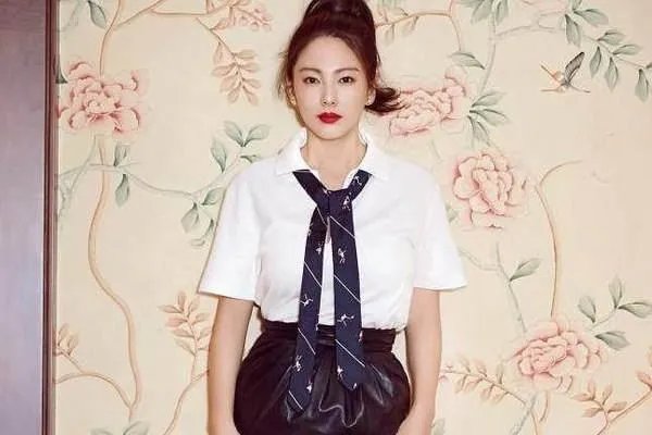 张雨绮原名竟为张爽，她为何要改名？