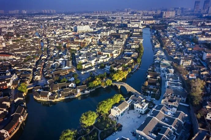 江南历史名城并不少,为何只有苏州古城区保护的最好?