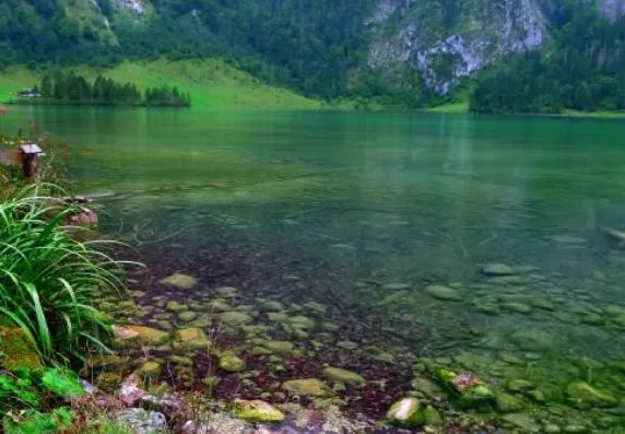 在你眼中湖水还像什么？