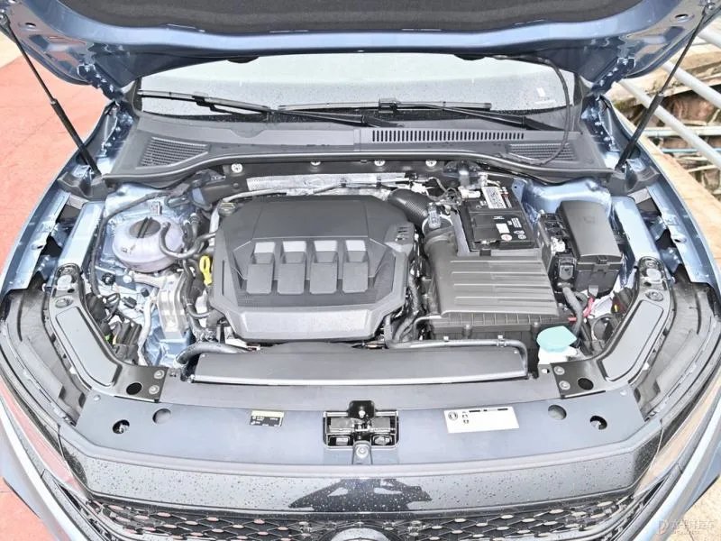 帕萨特2022款2.0T最低价格是多少钱？帕萨特指导价