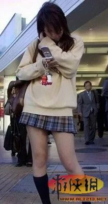 日本妹子校服实拍 清纯又邪恶的少女身体