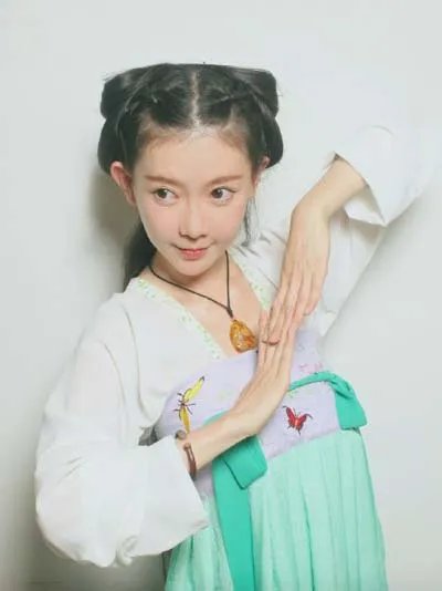 弥秋女怪兽：站在风口浪尖的汉服爱好者