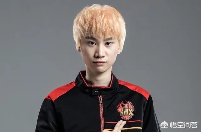 主播马超微博怒怼Doinb，直言这人真贱，一个喷子天天装傻子恶心人，到底怎么回事？