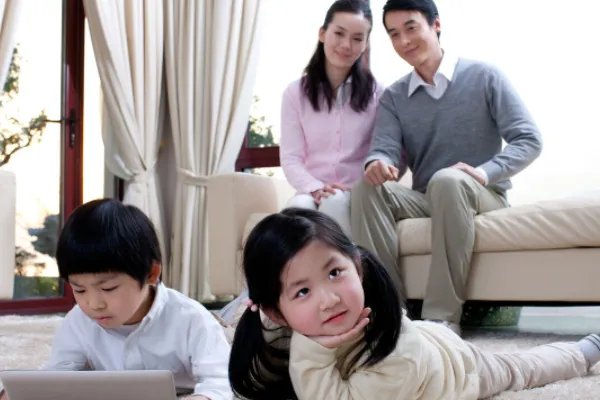 关于穷养好还是富养好，两者的差别是什么？家长应当怎么做？