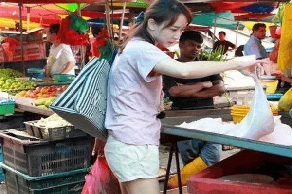 从别人口中的小姐姐，变成了菜市场砍价的“大妈”，少女变少妇究竟有多大的改变？