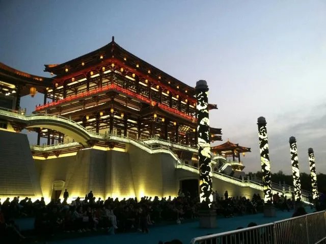 西安那么多高校大学生,为什么毕业大部分都选择离开?