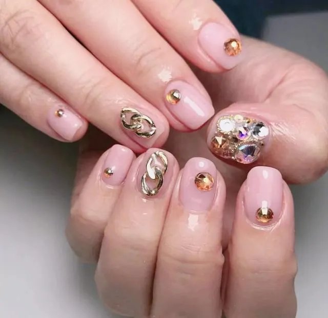 指甲短小美甲好看图片 短小指甲美甲图片