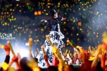 李宇春这几年很低调，为什么在娱乐圈的地位却很高？