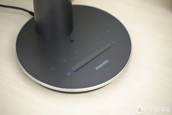 给孩子创造一个舒适的用眼环境—飞利浦轩坦护眼台灯测评体验