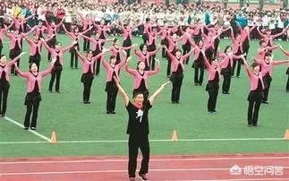 广场舞大妈，是如何成为人们心中的热门？