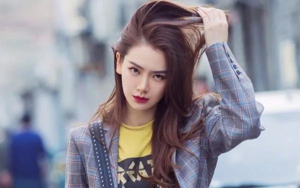 你觉着在娱乐圈中和谁关系最好?