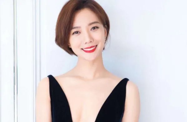 王珞丹唱歌不好听，被群嘲的很厉害，学了这么久有提高吗？