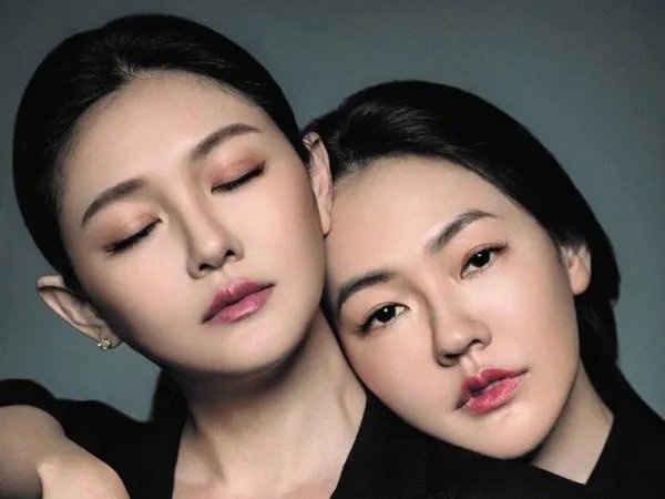 小S甩头发打到汪小菲脸上，她是不是故意的？