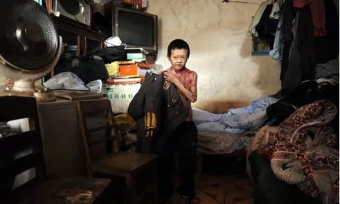 保鲜膜男孩18岁了是什么情况：保鲜膜男孩事件始末