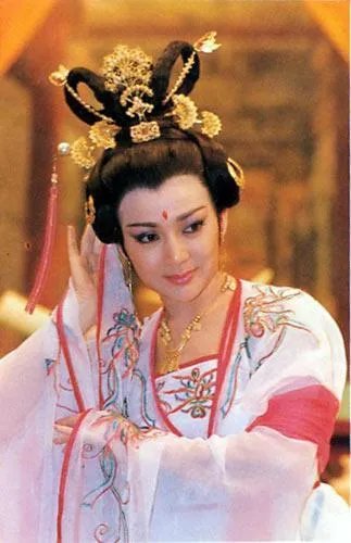 马苏在最新一期《国家宝藏》扮杨贵妃惊艳四座，哪些女明星扮过杨贵妃？