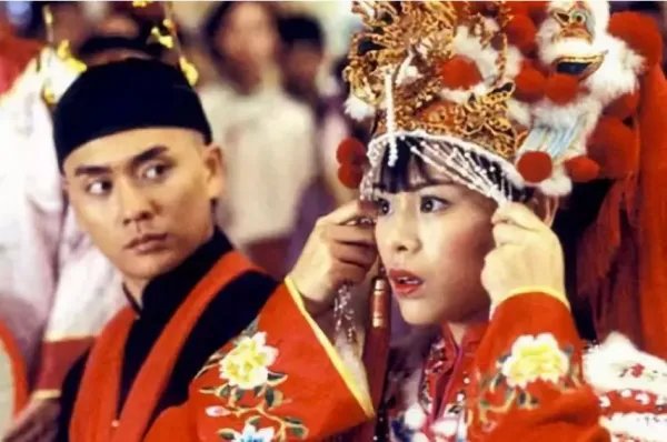 胡杏儿与黄宗泽的分手令人唏嘘，他们之间发生过什么呢？