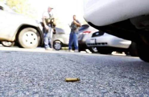 美国小学枪击案死了多少人？