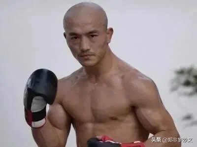 假如拳王泰森和武僧一龙拳击比赛，武僧一龙能支撑几个回合？