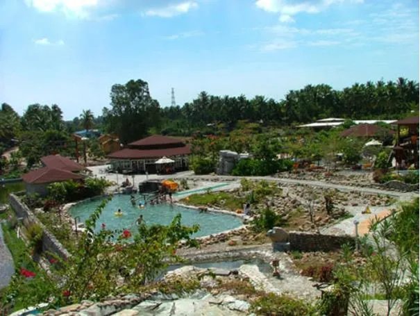 三亚的田园温泉有什么特别之处？