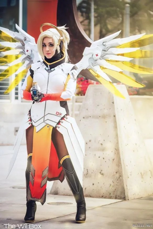 大屁股谁人不爱？《守望先锋》超神级Cosplay图赏