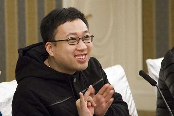 于正疑似朋友圈diss郭敬明，这是作秀还是真心打抱不平？