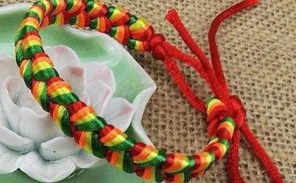 端午节为什么要带五彩绳？而这一习俗又是怎么来的？