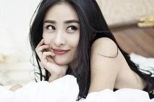 对于贾青就在公路中拍照发文道歉一事，你怎么看？