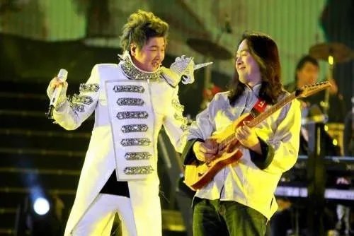 孙楠女儿读的传统学校已关门，明星的孩子都上哪些名校？