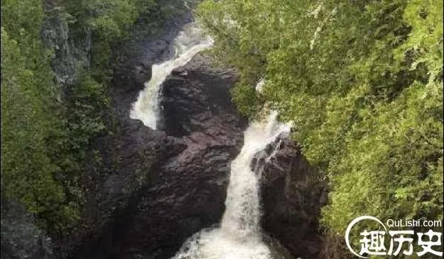 世界上最诡异的瀑布，美国魔鬼水壶瀑布吞噬的东西将不复存在