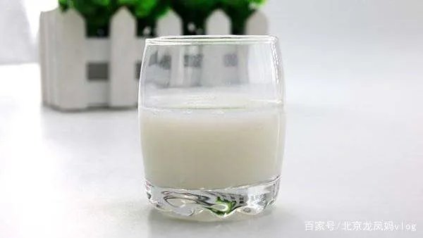 长期喝牛奶与长期不喝牛奶的人，到底有什么差别呢？