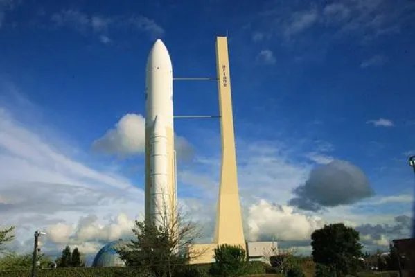 快舟一号作为固体火箭跟以前的液体有什么优势?