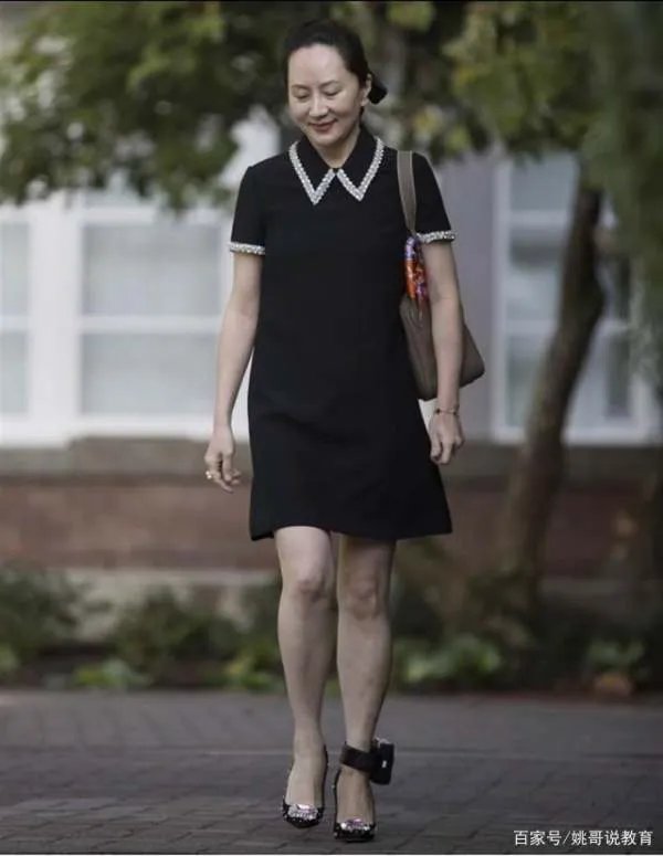 孟晚舟把电子脚镣带成了时尚单品，你觉得她的心理素质有多强大？