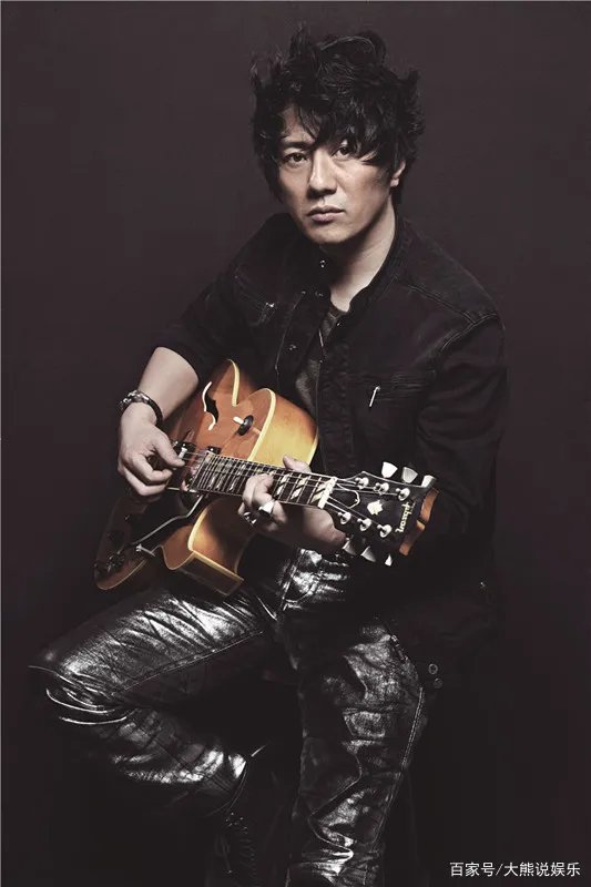 郑钧讽刺当代音乐，一句话指出音乐人的不容易。你知道是哪句话吗？