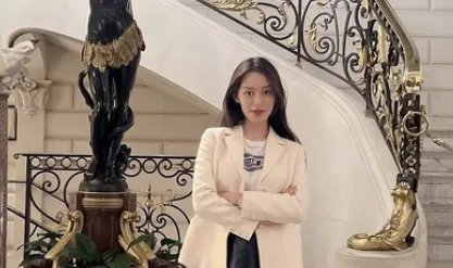 吉娜深夜晒与郎朗的合影，夫妻俩四目相对满眼爱意，你羡慕这样的爱情吗