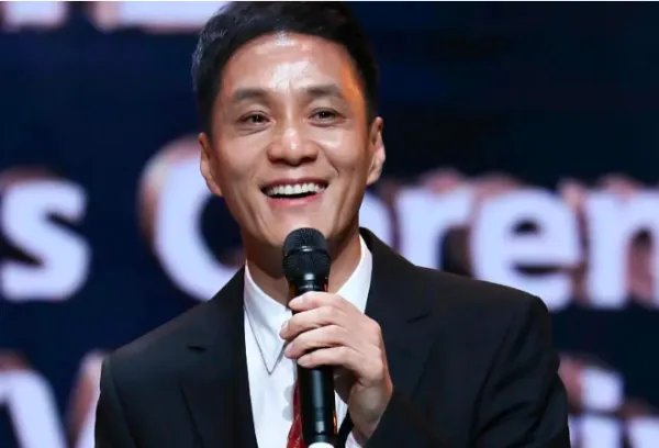 冯远征就任北京人艺第五任院长,他出任院长后如何挑选人艺的演员呢?