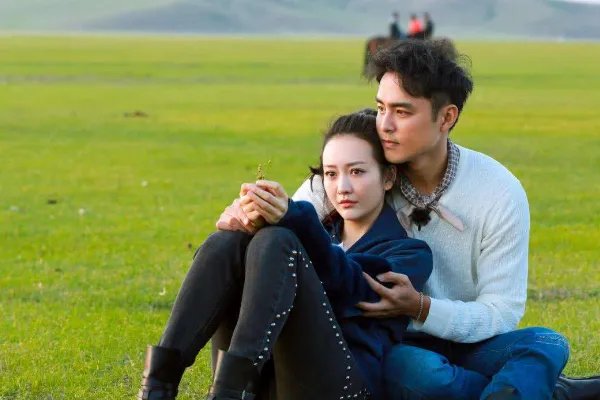 三线艺人他们的收入是大概什么水平？