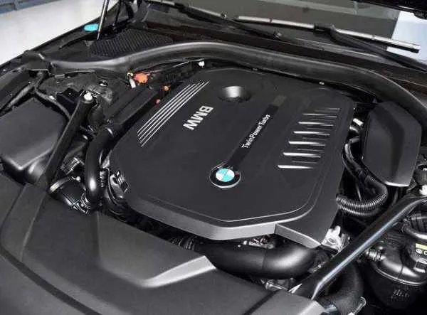 请问宝马X7价格是多少?目前值得入手么?