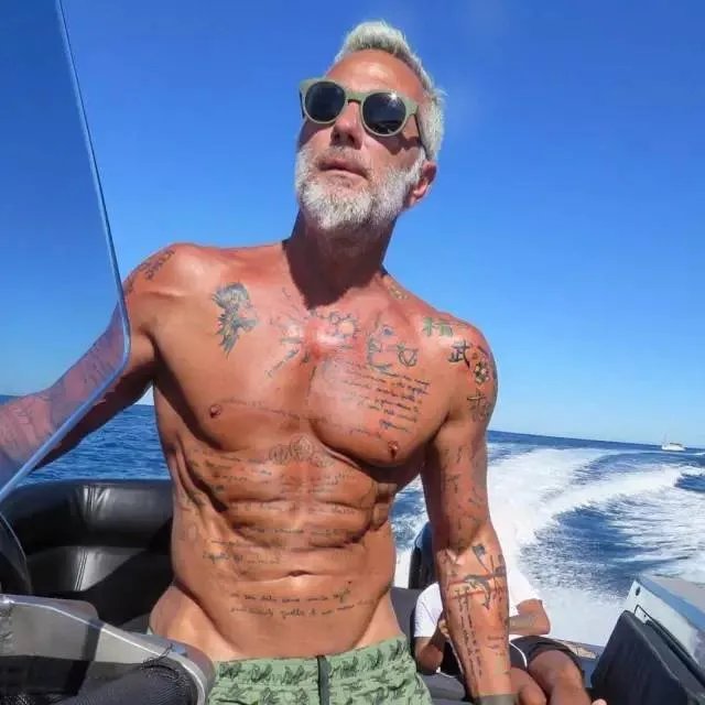 这位大叔没有90岁，值得你爱的不仅是肉体！