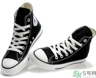 匡威鞋码偏大还是偏小？匡威鞋码偏大吗？