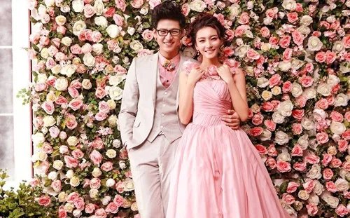 蓝色婚纱图片欣赏 婚纱颜色有什么寓意和讲究