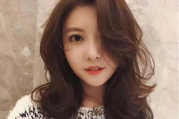 菱形脸适合什么发型？求推荐。