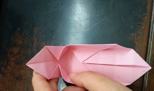 怎么用折纸制作糖果盒子