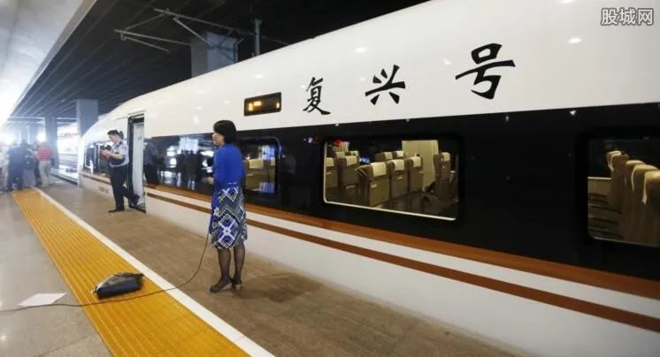 动车高等座调价 调整的价格引起很多网友的热议