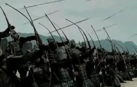 215年合肥之战留守城内的是谁?