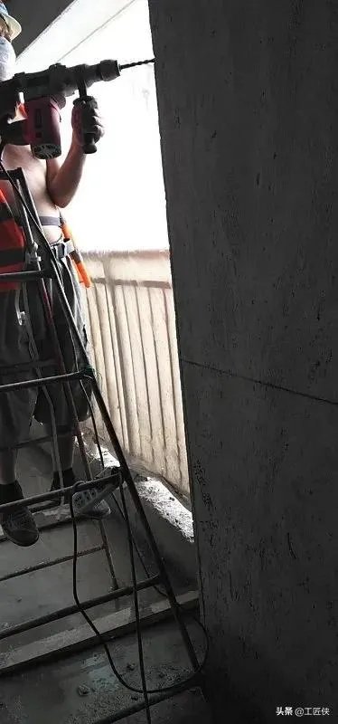 楼层装修发现厨房墙面有点歪