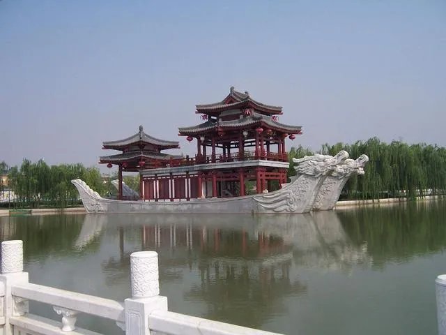 西安那么多高校大学生,为什么毕业大部分都选择离开?